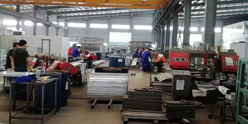 鋼鐵長城 祖國69年華誕之際，金剛防彈玻璃與防護用品生產(chǎn)一線的火熱情景